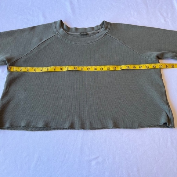 John Galt / Brandy Melville olive green waffle thermal cropped top - Picture 3 of 8
